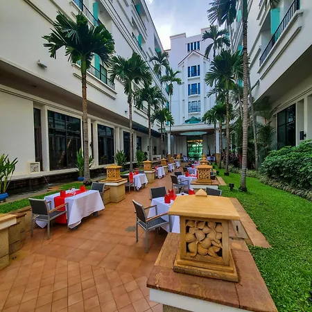Tara Angkor Hotel Siem Reap Exterior photo